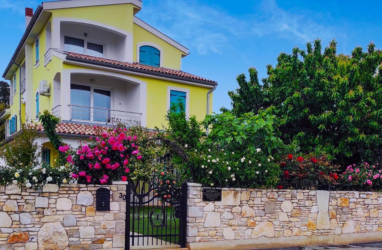 Apartman Mendula Premantura Exterior photo